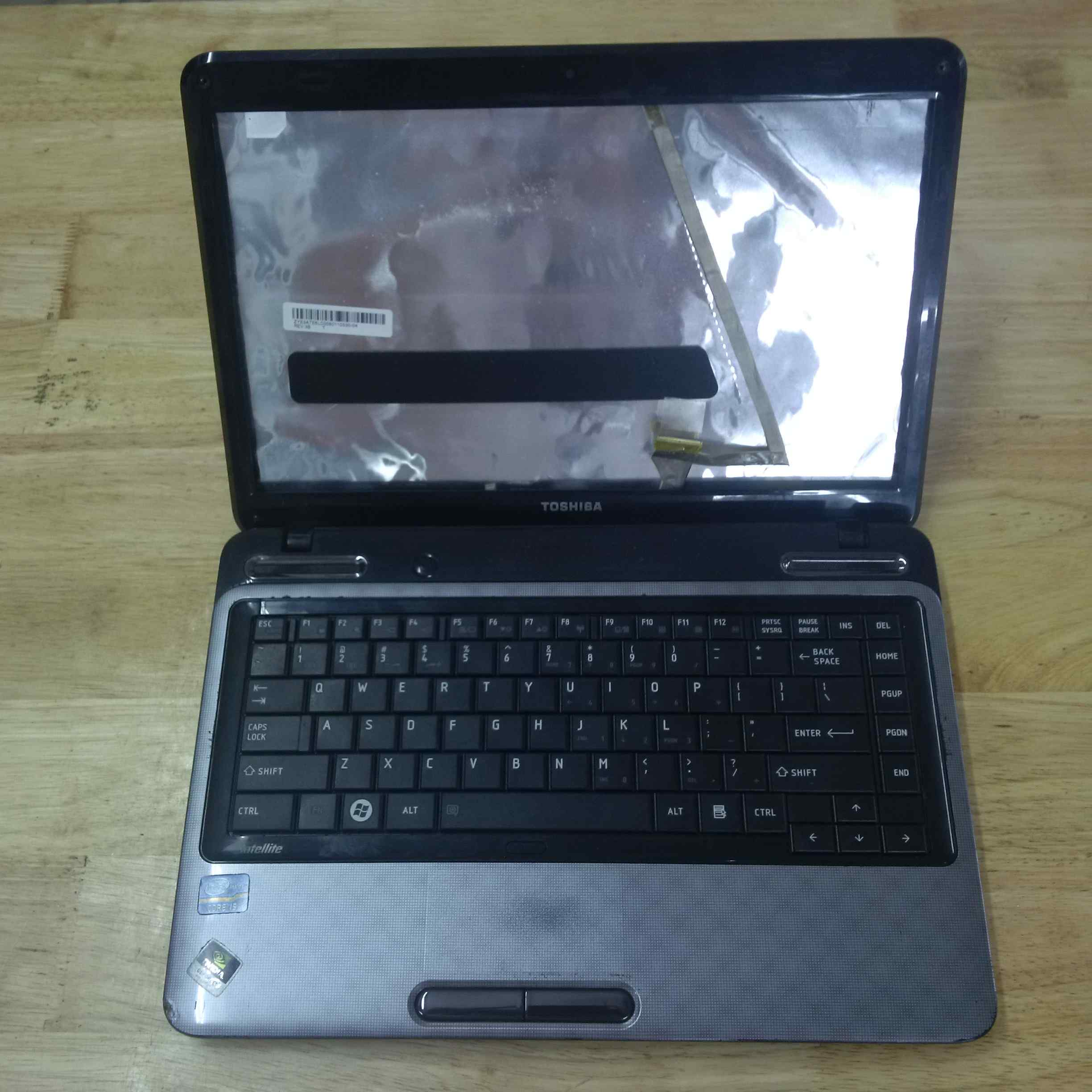 vỏ laptop toshiba l745 cũ